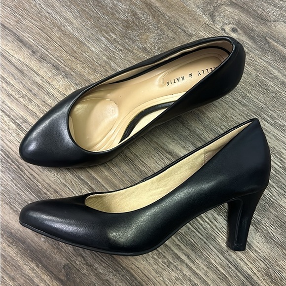 Kelly & Katie Genna Pump - Picture 1 of 1